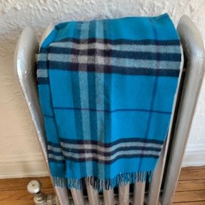 Burberry wool scarf